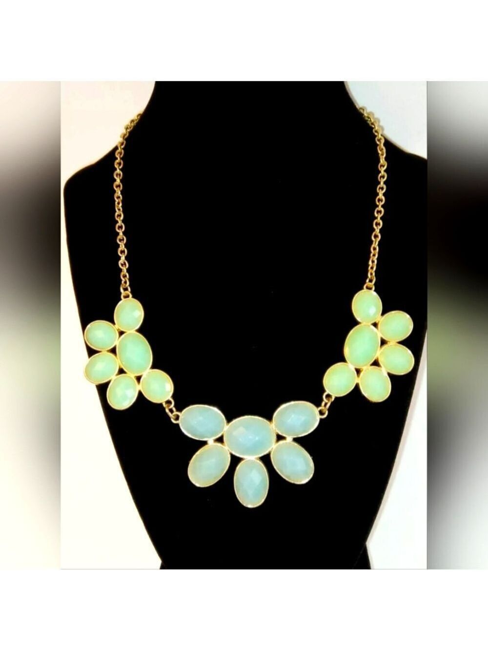 Charming Charlie Blue and Green Faceted Acrylic Bib Statement Necklace 18"-21"